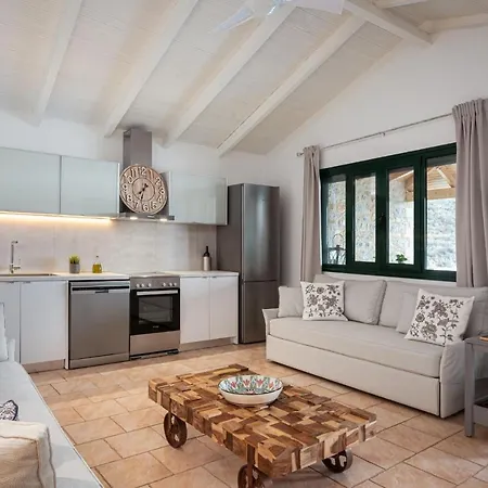 K Waterfront In Mani Agios Kiprianos