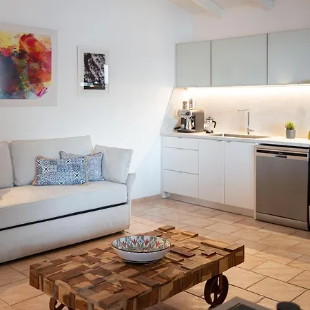 K Waterfront In Mani Agios Kiprianos